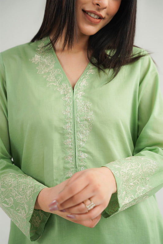 2 Piece Lawn Embroidered Suit (CP0429)
