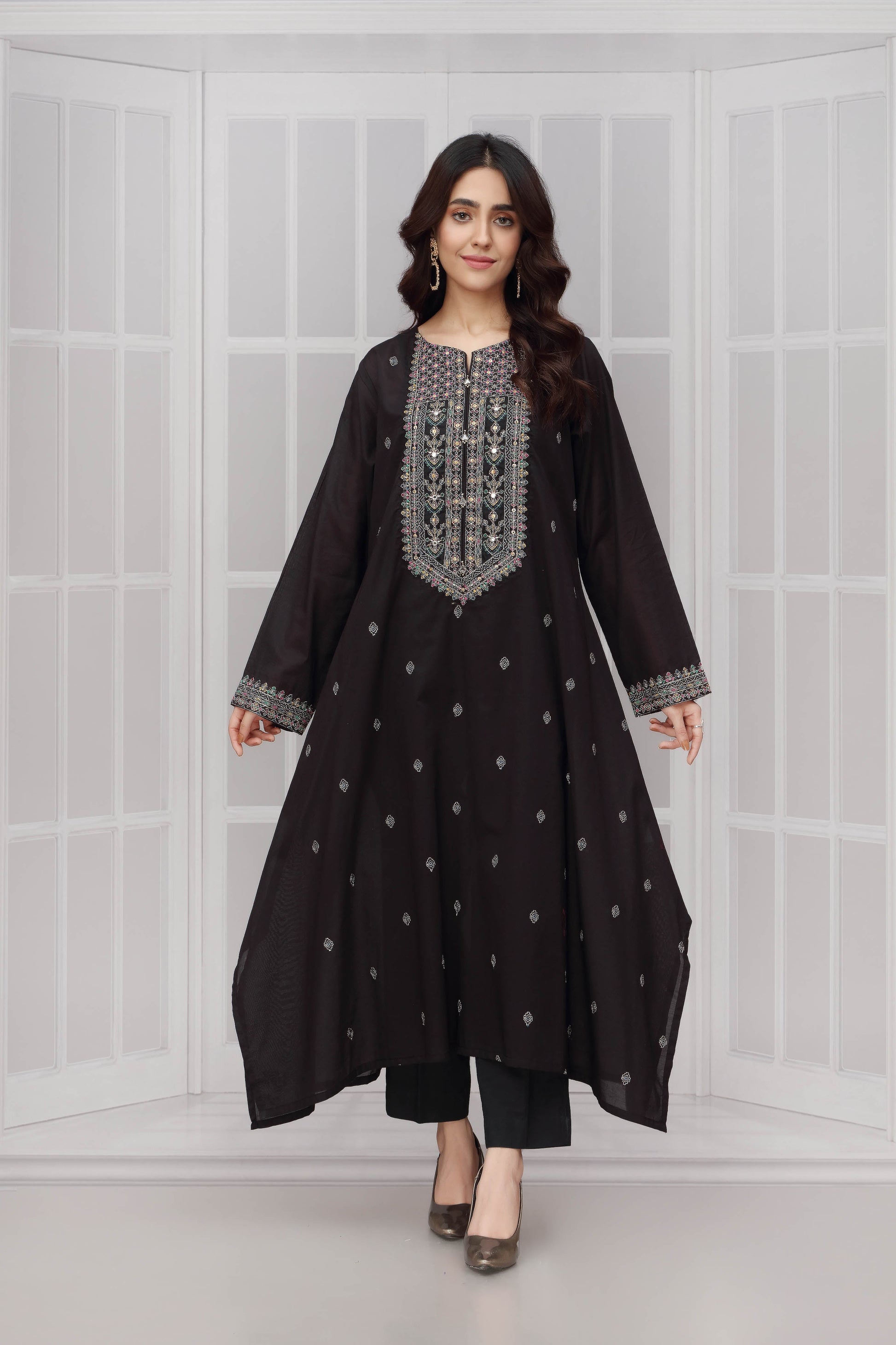 chinyere black dress Chinyere black Hijab Tunic Dress Embroidered Split Side long sleeves Medium M